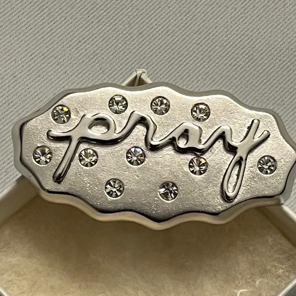 Pray Hard silver pin with rhinestones by Art Gallery of Ontario - Picture 1 of 9